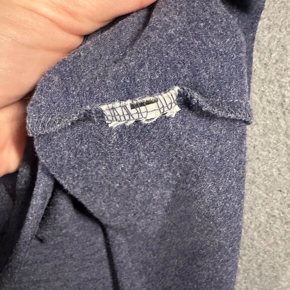 Marthas Vineyard Womens XL League Blue V-Neck Short Sleeve Script Font Tee T-shi - Picture 7 of 8